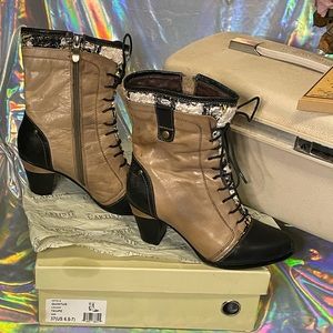 European, French - vintage design, L' Artiste by Spring Step, ankle bootie